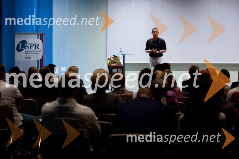 Tadej Toš, igralecLSPR: Vsak je svojega nastopa krojač