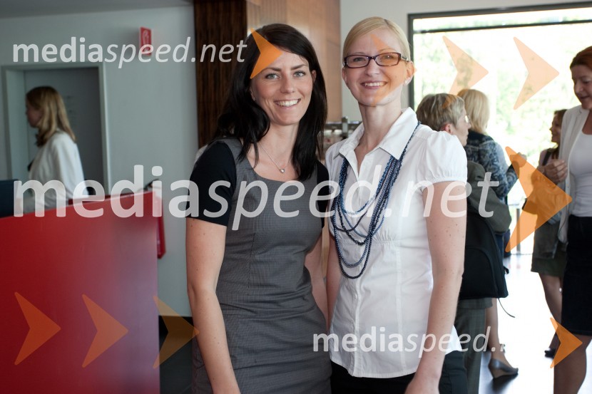 Mateja Bečela in Karolina Marolt, SPEMLSPR: Vsak je svojega nastopa krojač