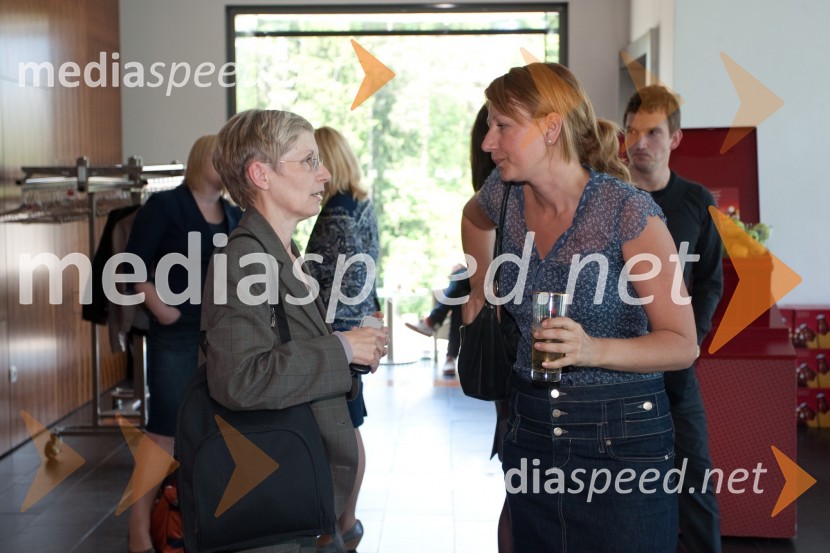 Elvira Žibrat, Medicinska fakulteta UM in Maja Rečnik, SPEMLSPR: Vsak je svojega nastopa krojač