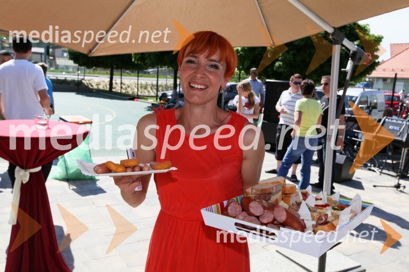 Eva Lepej Dragšič, lastnica biljardnice Martinela in Fan placa GeliFan plac Geli, otvoritev športnega in rekreacijskega objekta