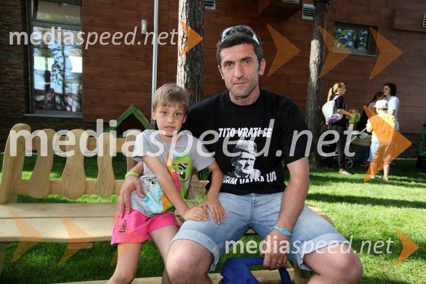 Marinko Galić, nogometaš in sin MarinFan plac Geli, otvoritev športnega in rekreacijskega objekta