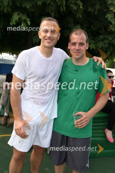 	Jure Košir, nekdanji smučar in Mitja Dragšič, nekdanji alpski smučar ter lastnik biljardnice Martinela in Fan placa GeliFan plac Geli, otvoritev športnega in rekreacijskega objekta