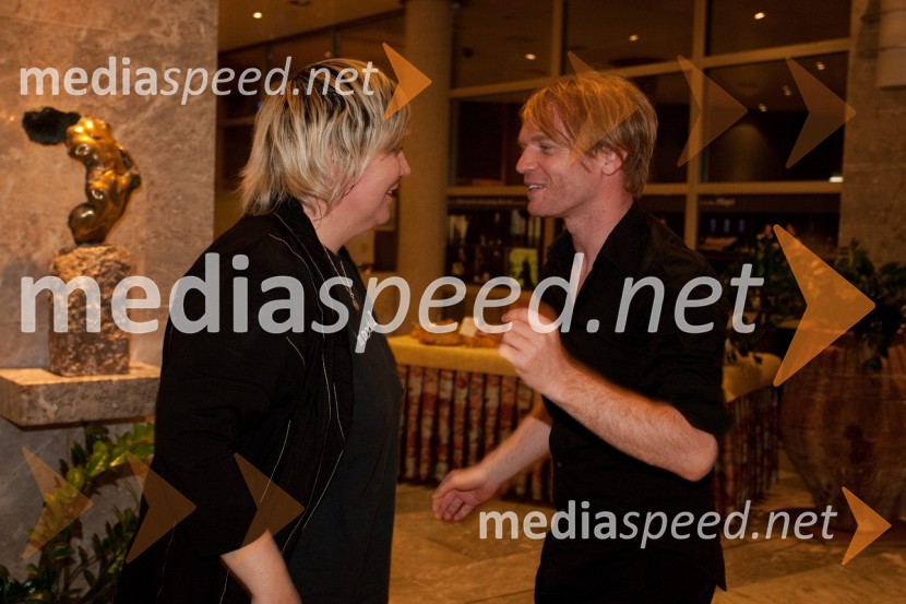 Ira Ratej, umetniška vodja SNG Nova Gorica in Rok Matek, igralecTantadruj, podelitev nagrad Primorskih gledališč