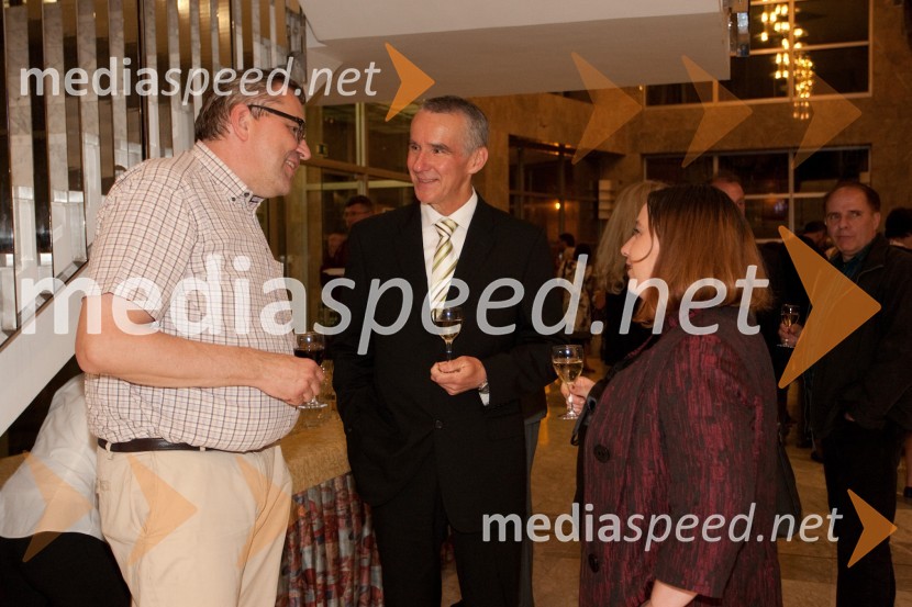 Borut Bašin, odnosi z javnostmi SNG Nova Gorica, Leon Horvatič, direktor Primorskih novic, Vesna Humar, odgovorna urednica Primorskih novic
Tantadruj, podelitev nagrad Primorskih gledališč