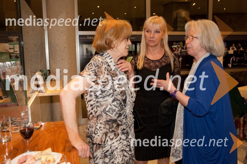 Andreja Leban, soproga nagrajenca Staneta Lebana, Nada Hrovat in Teja Glažar, igralkaTantadruj, podelitev nagrad Primorskih gledališč