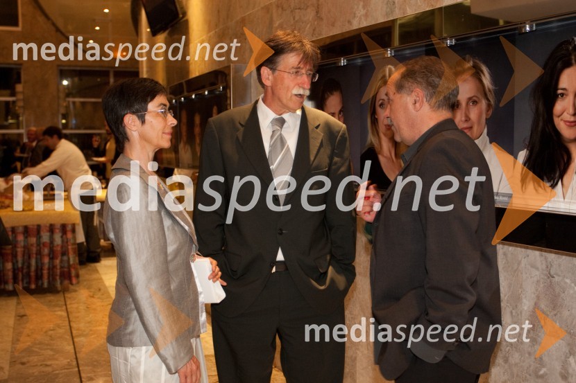 Jasna Čuk, zdravnica, soproga Jožko Čuk, direktor SNG Nova Gorica in Marko Sosič, režiserTantadruj, podelitev nagrad Primorskih gledališč