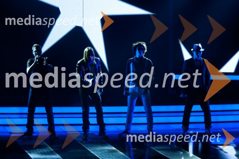 Skupina IN&OUTX Factor, prva oddaja v živo