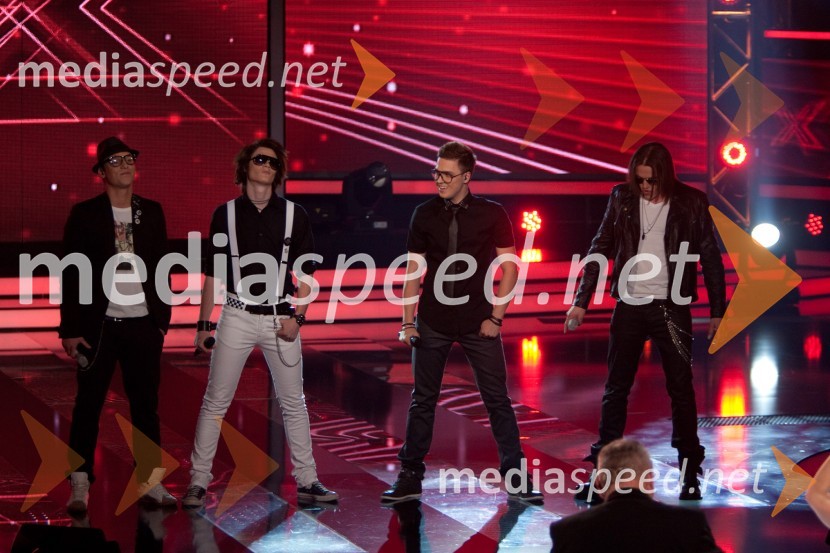 Skupina IN&OUTX Factor, prva oddaja v živo