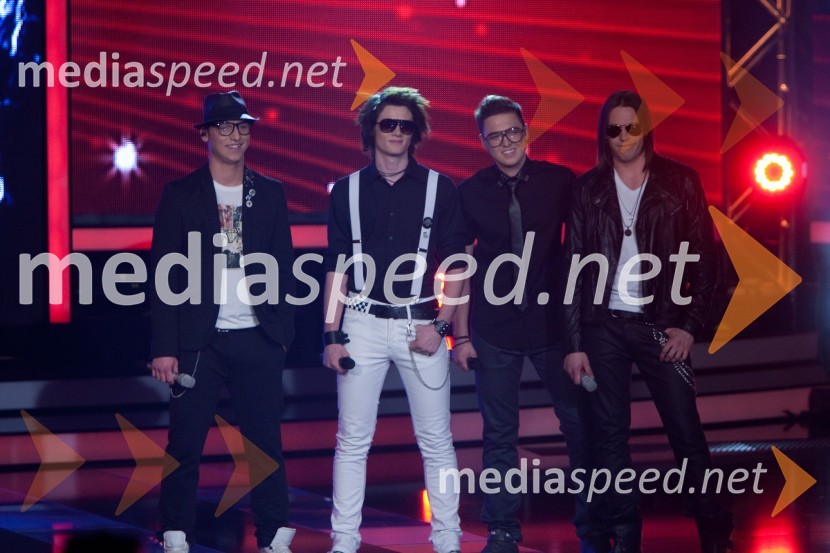 Skupina IN&OUTX Factor, prva oddaja v živo