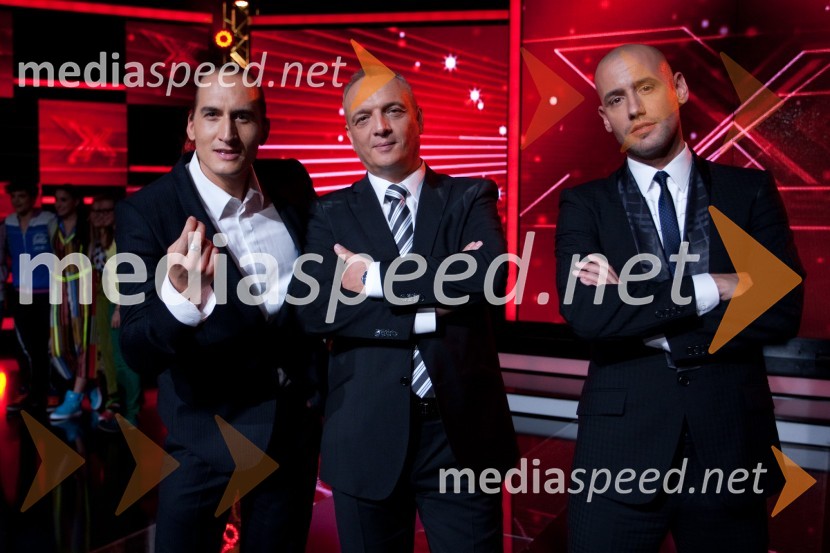 Vid Valič, voditelj, Damjan Damjanovič, član žirije in Peter Poles, voditeljX Factor, prva oddaja v živo