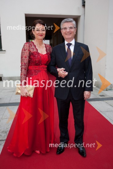 Polona in soprog Franjo Bobinac, predsednik uprave Gorenje d.d.Majski ples Združenja Manager 2012