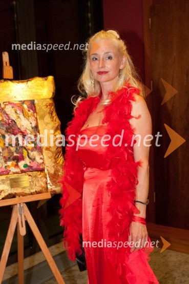 Nora de Saint Picman, akademska slikarkaMajski ples Združenja Manager 2012