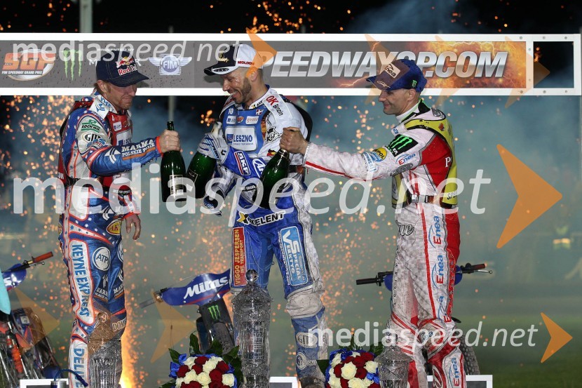 Jason Crump (Avstralija), 2. mesto, Nicki Pedersen (Danska), zmagovalec VN Češke in Tomasz Gollob (Poljska), 3. mestoSpeedway, Grand Prix 2012, VN Češke, dirka