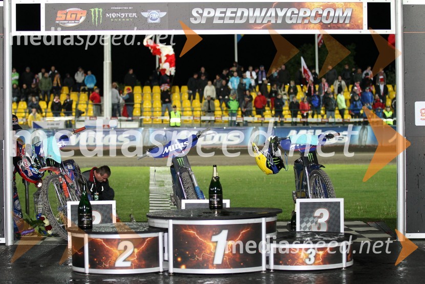 Motorji: Jason Crump (Avstralija), 2. mesto, Nicki Pedersen (Danska), zmagovalec VN Češke in Tomasz Gollob (Poljska), 3. mestoSpeedway, Grand Prix 2012, VN Češke, dirka