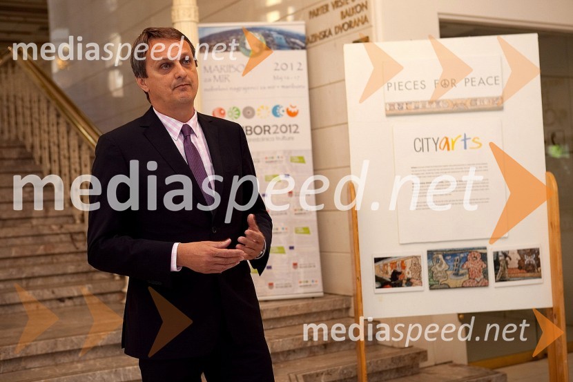 Mag. Tomaž Kancler, podžupan MOMKoščki za mir - Pieces for Peace, otvoritev razstave