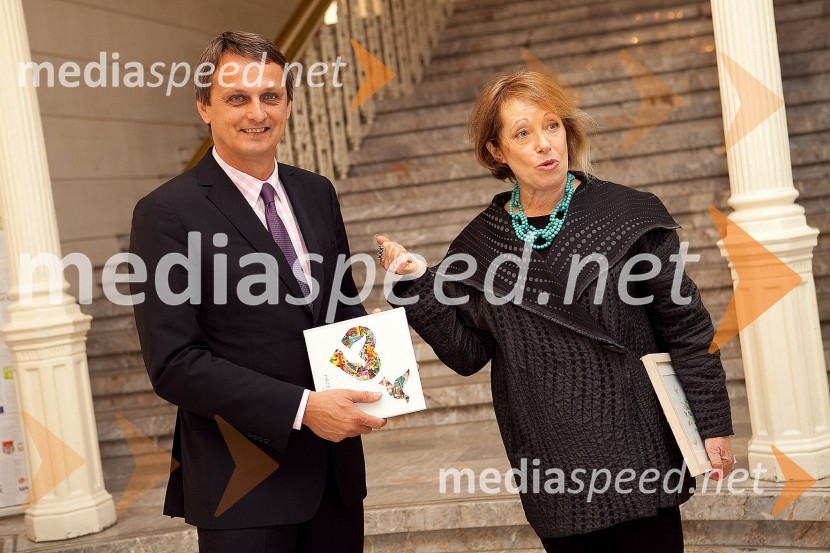 Mag. Tomaž Kancler, podžupan MOM in Tsipi Ben-Haim, direktorica galerije CITYarts iz New YorkaKoščki za mir - Pieces for Peace, otvoritev razstave