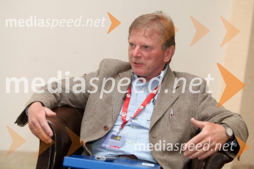 Wolfgang Schmidt, profesor na frankfurstki šoli za finance in managementWolfgang Schmidt, profesor na frankfurtski šoli za finance in management