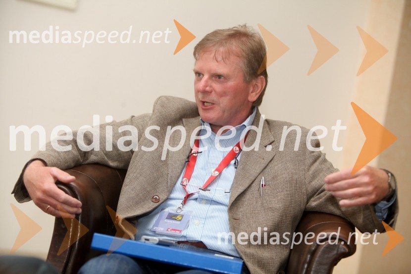 Wolfgang Schmidt, profesor na frankfurstki šoli za finance in managementWolfgang Schmidt, profesor na frankfurtski šoli za finance in management