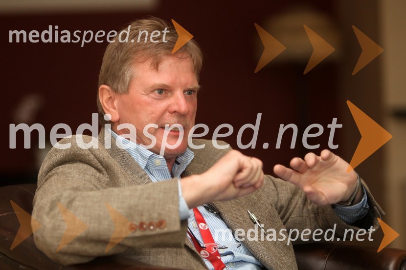 Wolfgang Schmidt, profesor na frankfurstki šoli za finance in managementWolfgang Schmidt, profesor na frankfurtski šoli za finance in management