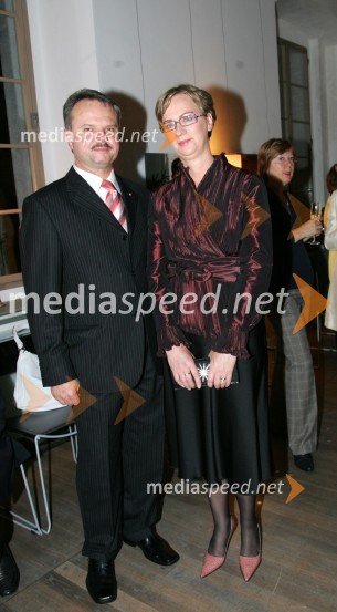 Jože Pavlinjek z ženo20 let kozmetike Kahne in 50 let Zdenke Kahne