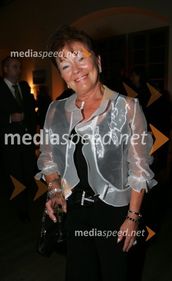 Tjaša Andree Prosenc, odvetnica20 let kozmetike Kahne in 50 let Zdenke Kahne