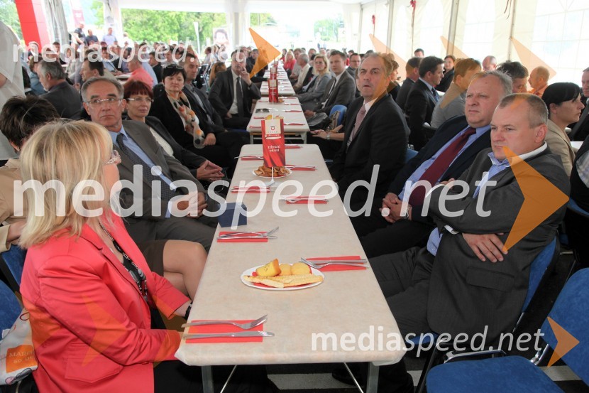 ObiskovalciKošaki, otvoritev novega mesnopredelovalnega centra