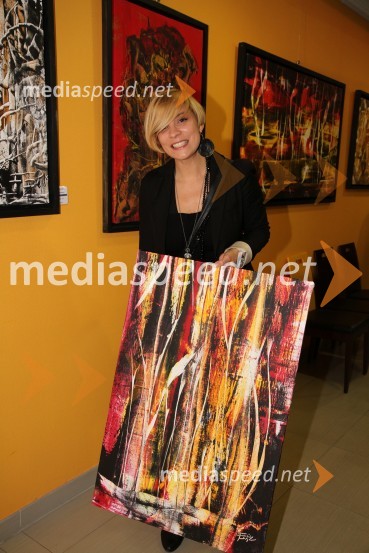 Mojca Vakselj, novinarka portala Zadovoljna.siOtvoritev razstave Braneta Kastelica