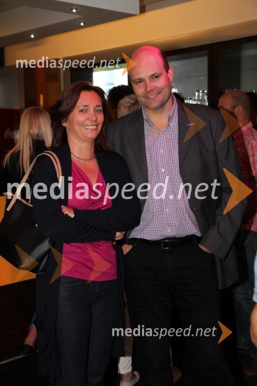 Dr. Suzana Žilič Fišer, generalna direktorica zavoda Maribor 2012 - Evropska prestolnica kulture in mož Jure Fišer, izvršni direktor divizije za ekologijo in energetiko v GorenjuOtvoritev razstave Braneta Kastelica