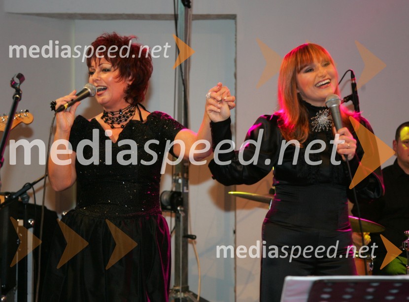 Zdenka Kahne, lastnica in direktorica kozmetike Kahne ter Nuša Derenda, pevka20 let kozmetike Kahne in 50 let Zdenke Kahne