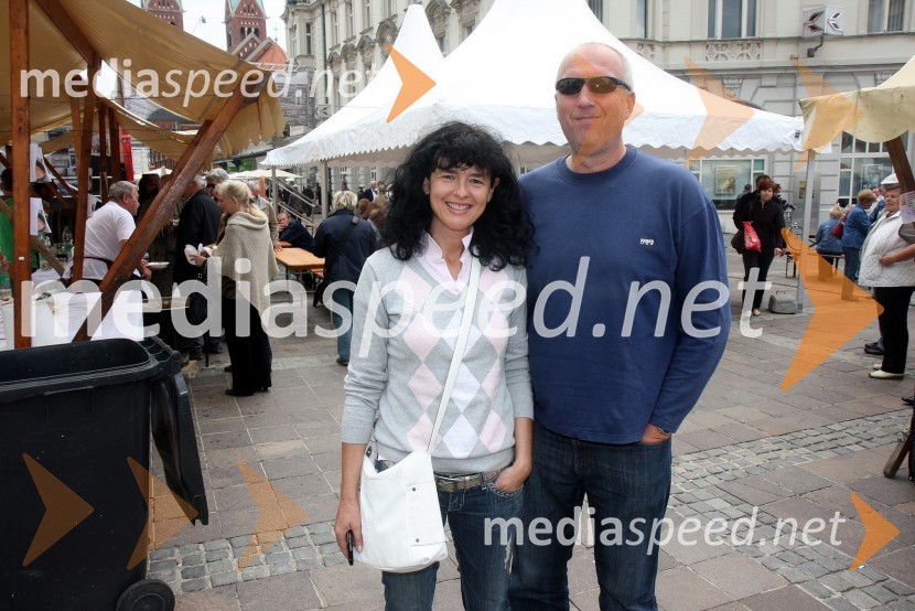 Nataša Matijevič, mestna svetnica MOM in Bojan Matijevič, podjetnikPoklon Ezl eku