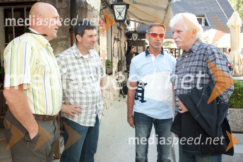 Matjaž Erzar, Gostilna pri Matičku, 	Iztok Mužič, Vinarstvo Mužič, Damijan Ambrožič, organizator teka in Tomo Jurak, glasbenikPoslovni tek trojk 2012