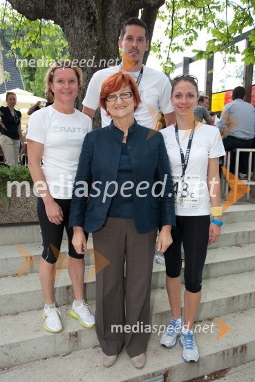 Tina Prevodnik, dr. Danica Purg, direktorica IEDC Poslovna šola Bled, Gregor Repe in Klara PeganPoslovni tek trojk 2012