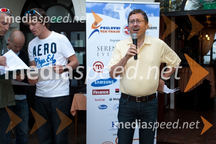 Eugene Young , DCM pri Veleposlaništvu ZDAPoslovni tek trojk 2012