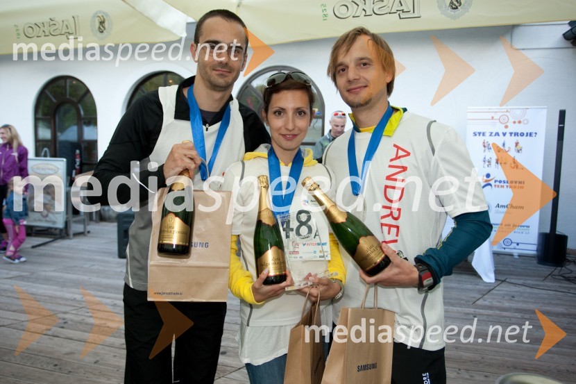 Prva mešana trojka: Miha Toman, Ana Vuk in Primož KlunPoslovni tek trojk 2012