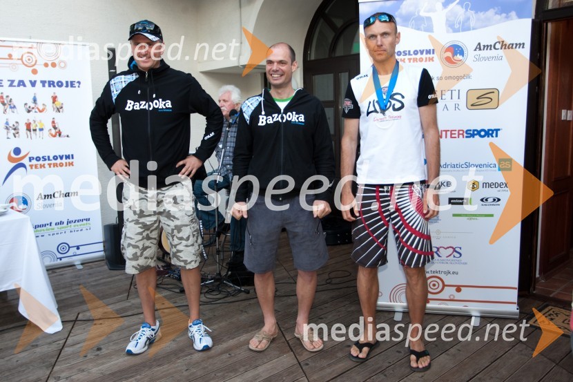 Tretjeuvrščena moška trojkaPoslovni tek trojk 2012