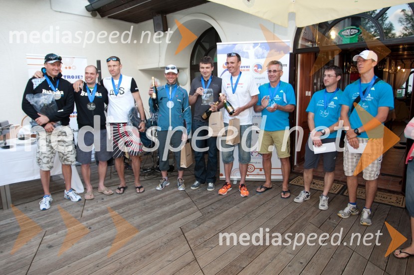 Prve tri moške trojkePoslovni tek trojk 2012