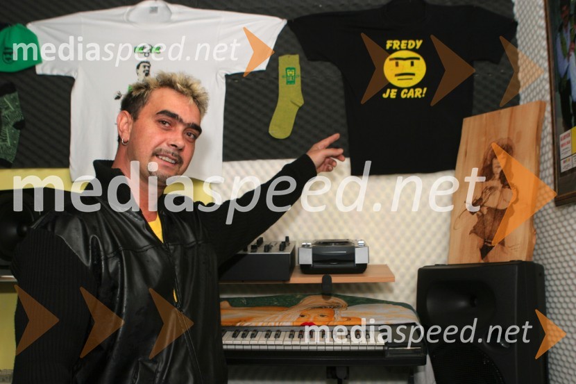 Fredi Miler, pevecFredi Miler, na obisku