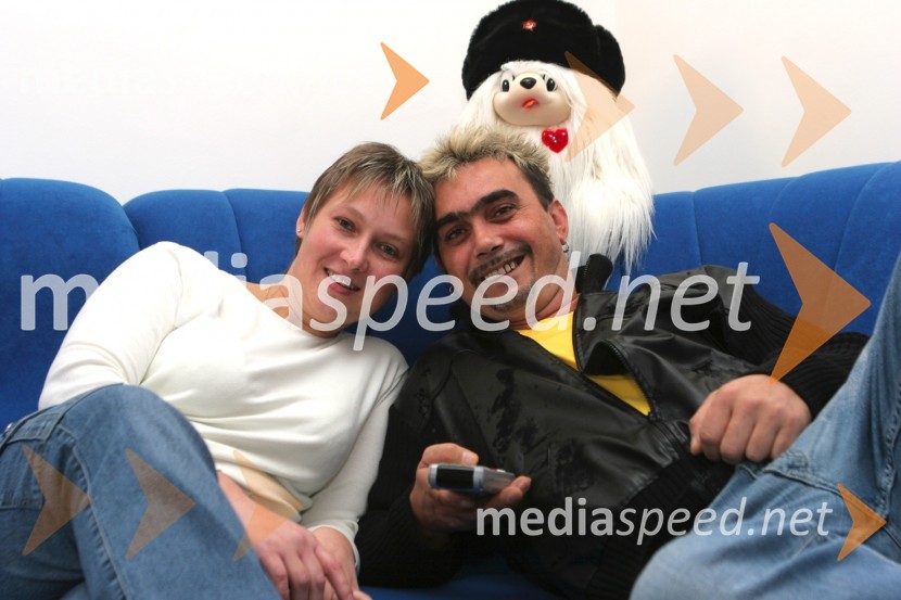 Fredi Miler, pevec z ženo MarijanoFredi Miler, na obisku