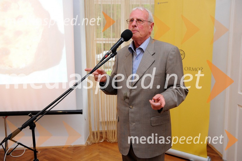 Jacques J. Campe, generalni sekretar FIJETP&F Jeruzalem Ormož in P&F Jeruzalem Ljutomer, predstavitev vina letnika 2011