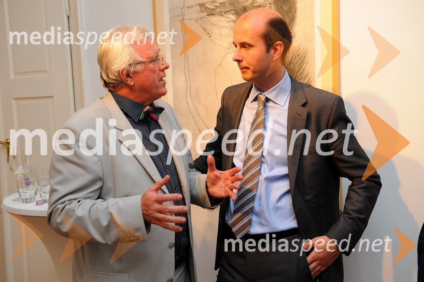 Drago Bulc, novinar ter Mitja Herga, generalni direktor P&F Jeruzalem Ormož d.o.o. in P&F Jeruzalem Ljutomer d.o.o.P&F Jeruzalem Ormož in P&F Jeruzalem Ljutomer, predstavitev vina letnika 2011