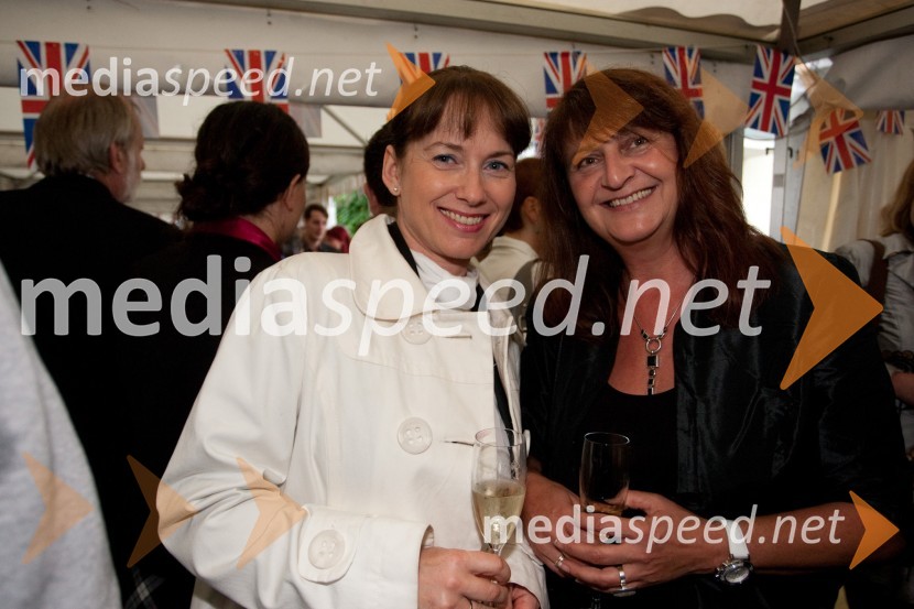 Mojca Hergouth Koletič, direktorica Mint International House Ljubljana in Lydia DrosteSprejem veleposlaništva Velike Britanije ob rojstnem dnevu britanske kraljice 2012