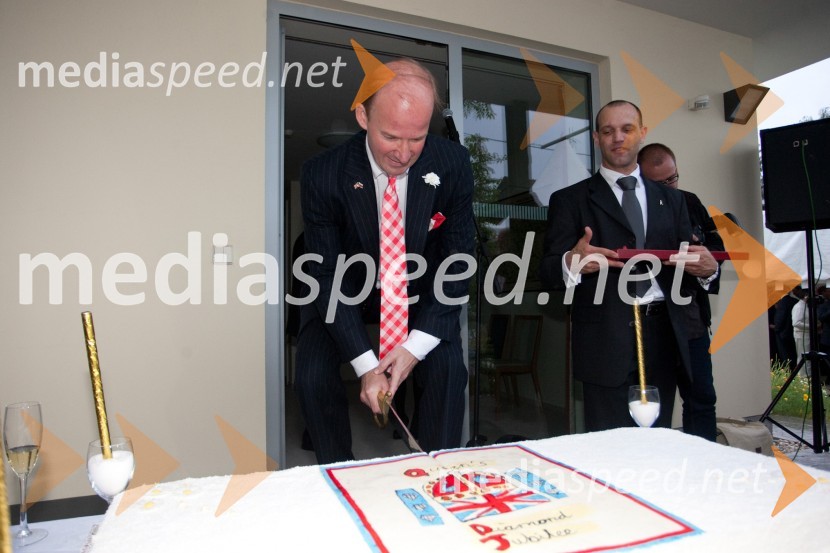 Andrew Page, veleposlanik Velike Britanije v SlovenijiSprejem veleposlaništva Velike Britanije ob rojstnem dnevu britanske kraljice 2012