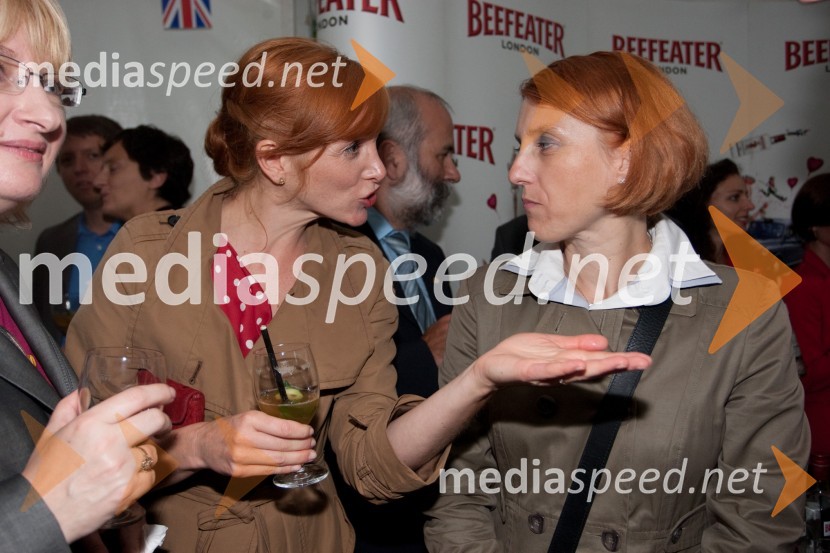 Mojca Mavec, voditeljica in ...Sprejem veleposlaništva Velike Britanije ob rojstnem dnevu britanske kraljice 2012