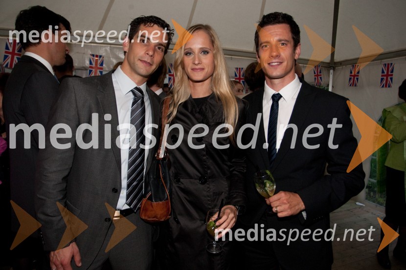 Andraž Kotolenko, Daniela Bervar, vodja Cotrugli Business School Slovenija in Igor Koščak, Interim AdriaSprejem veleposlaništva Velike Britanije ob rojstnem dnevu britanske kraljice 2012
