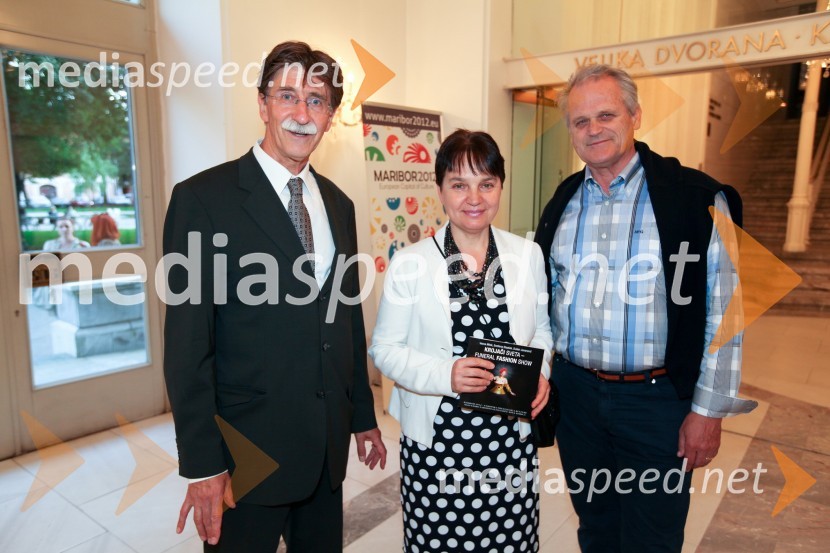 Jožko Čuk, direktor SNG Nova Gorica, Vida Petrovčič, novinarka in Janez ŽontarMaribor 2012 – EPK in SNG Nova Gorica, modno-gledališko–glasbeni spektakel Krojači sveta