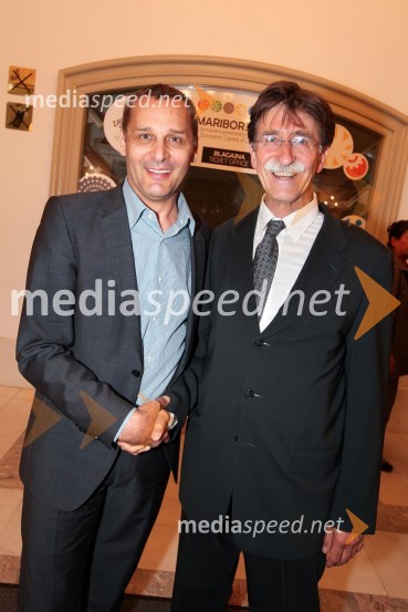 Danilo Rošker, direktor SNG Maribor in Jožko Čuk, direktor SNG Nova GoricaMaribor 2012 – EPK in SNG Nova Gorica, modno-gledališko–glasbeni spektakel Krojači sveta