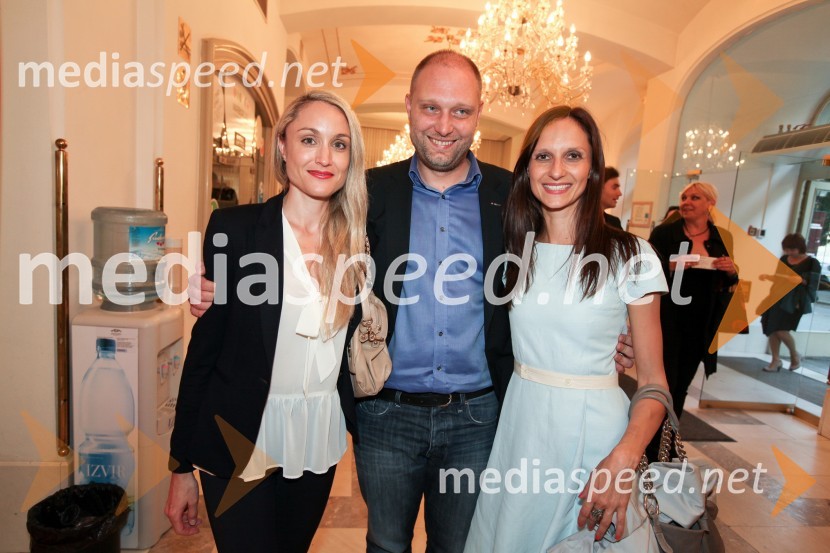 Maja Čepin Čander, njen soprog Mitja Čander, programski direktor javnega zavoda EPK Maribor 2012 in Nataša Kos, pomočnica programskega direktorja Zavoda Maribor 2012 - EPKMaribor 2012 – EPK in SNG Nova Gorica, modno-gledališko–glasbeni spektakel Krojači sveta