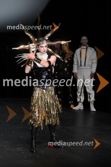 	Peter Harl, igralecMaribor 2012 – EPK in SNG Nova Gorica, modno-gledališko–glasbeni spektakel Krojači sveta