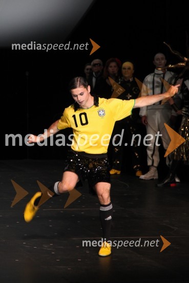 Michal Rynia, igralecMaribor 2012 – EPK in SNG Nova Gorica, modno-gledališko–glasbeni spektakel Krojači sveta