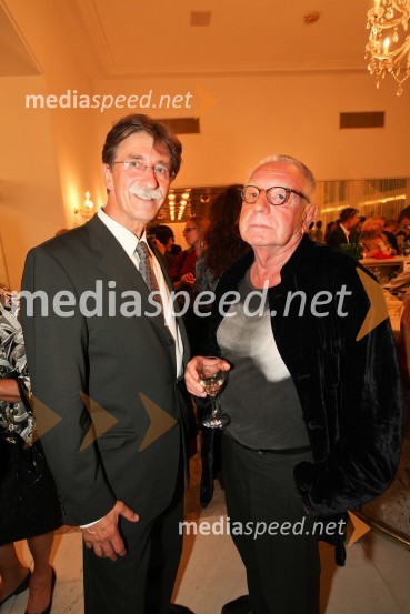 Jožko Čuk, direktor SNG Nova Gorica in Dušan Jovanović, režiserMaribor 2012 – EPK in SNG Nova Gorica, modno-gledališko–glasbeni spektakel Krojači sveta